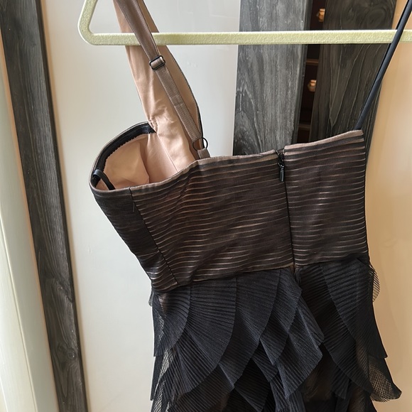 BCBG dress size 0 brand new black & beige one shoulder - Picture 3 of 5